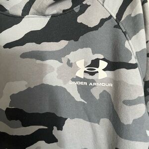 Under Armour Camouflage Hoodie youth xl